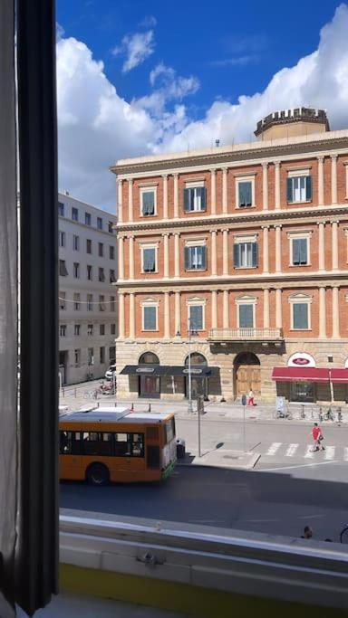 Loft Storico In Pieno Centro! Apartment Livorno Exterior foto
